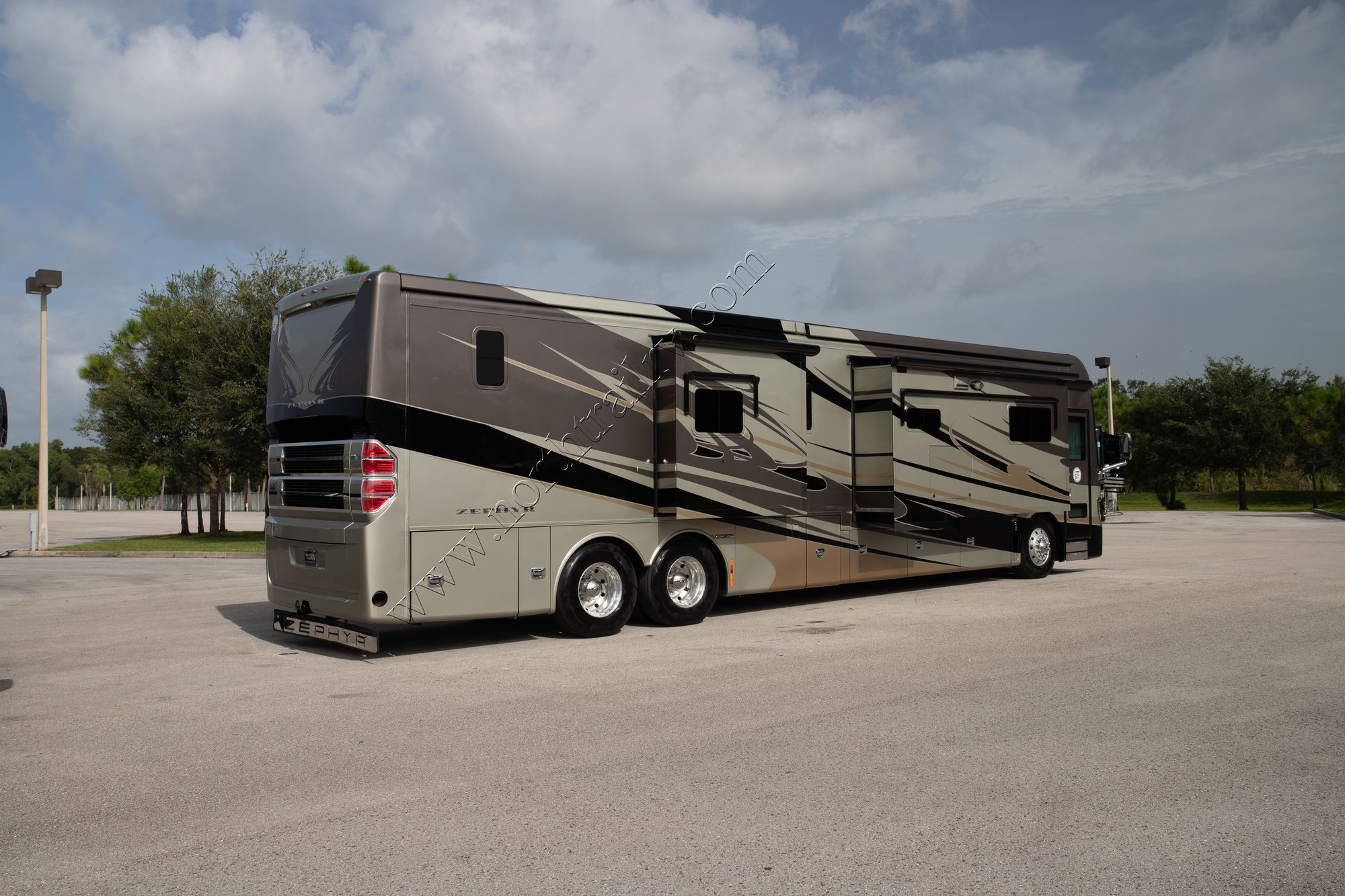 Used 2013 Tiffin Motor Homes Zephyr 45TZ Class A  For Sale