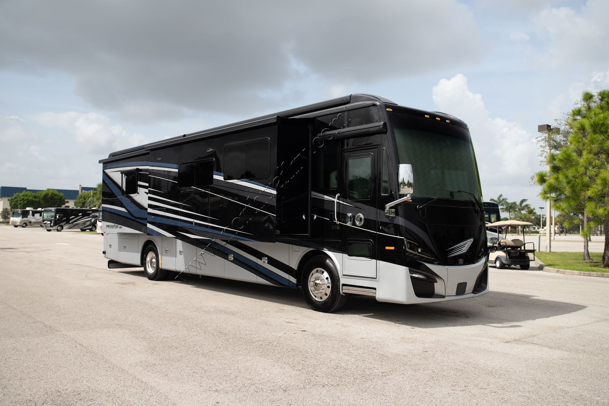 New 2022 Tiffin Motor Homes Phaeton 40IH Class A  For Sale