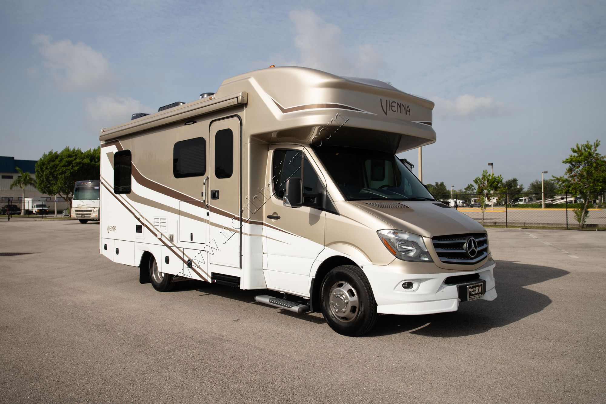 Used 2020 Renegade Rv Vienna 25FW Class C  For Sale