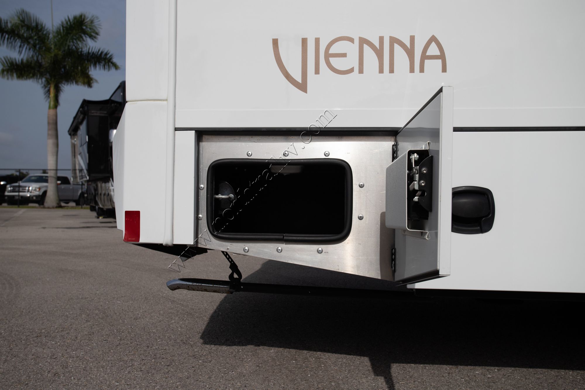 Used 2020 Renegade Rv Vienna 25FW Class C  For Sale