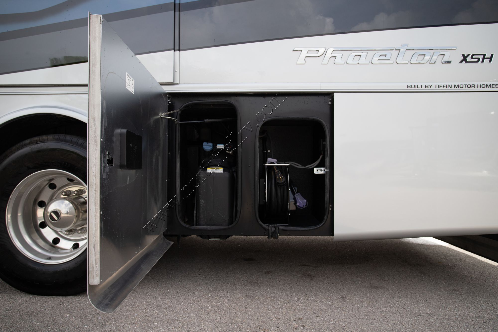 New 2022 Tiffin Motor Homes Phaeton 40IH Class A  For Sale