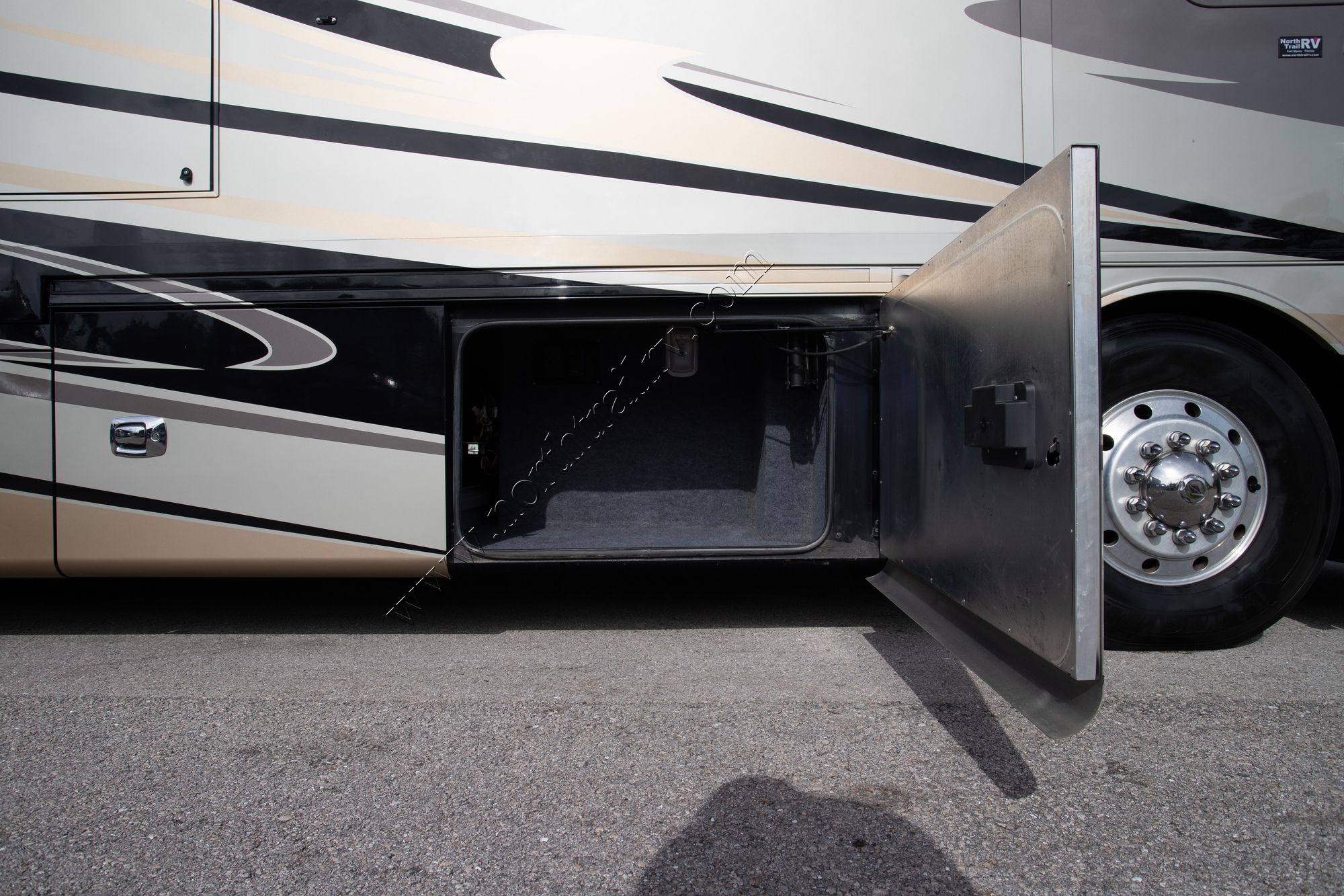 Used 2013 Tiffin Motor Homes Zephyr 45TZ Class A  For Sale