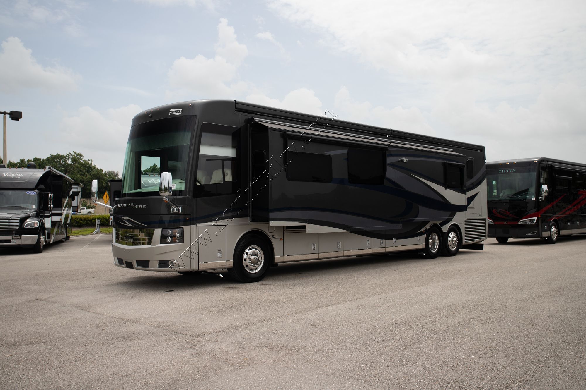 Used 2019 Newmar Mountain Aire 4534 Class A  For Sale