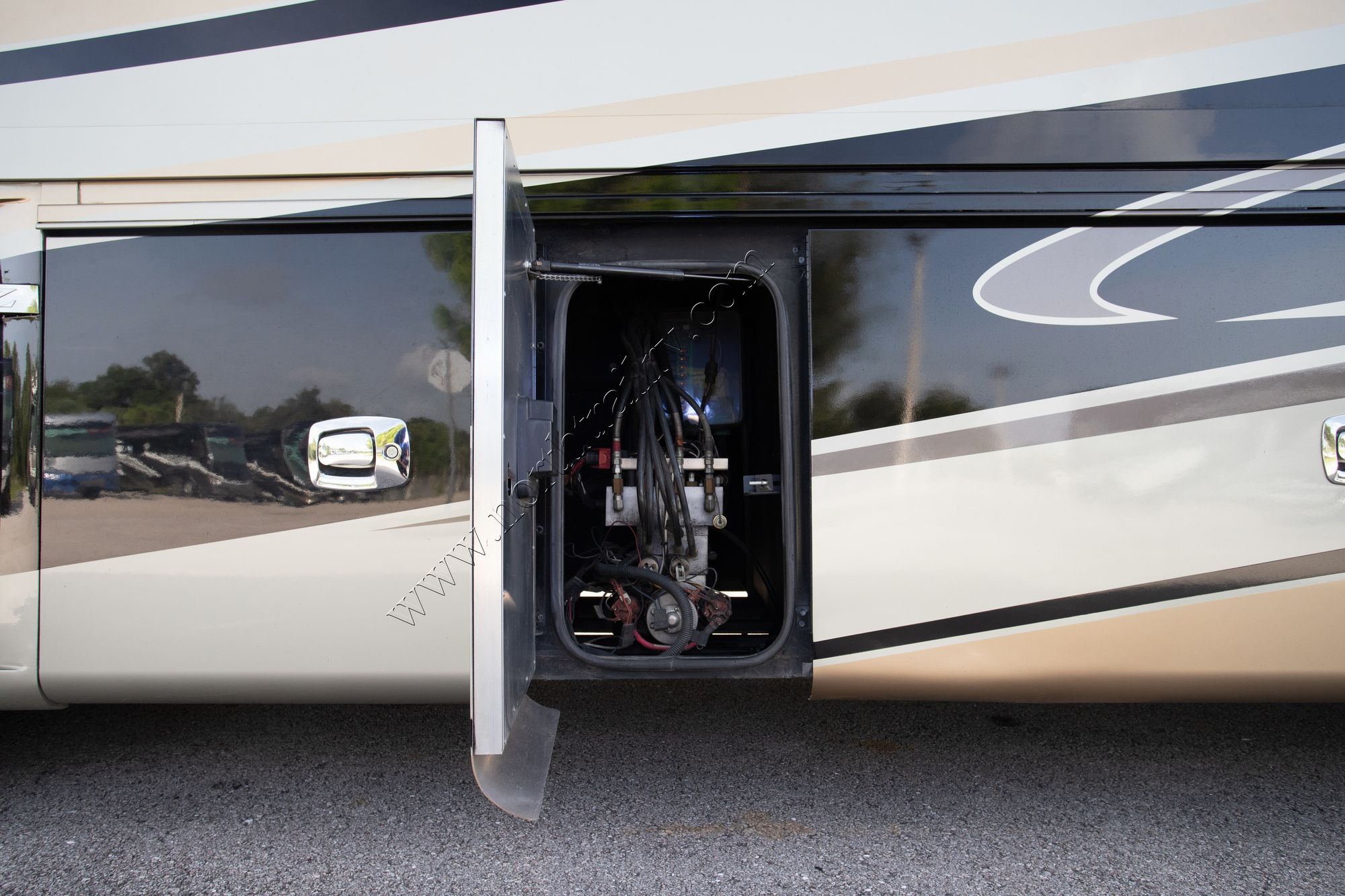 Used 2013 Tiffin Motor Homes Zephyr 45TZ Class A  For Sale