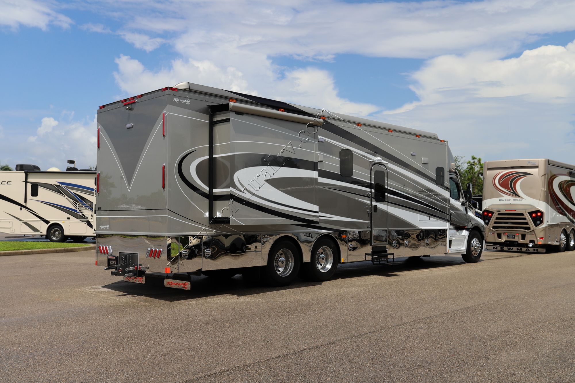 New 2022 Renegade Rv Classic 41CRW Super C  For Sale