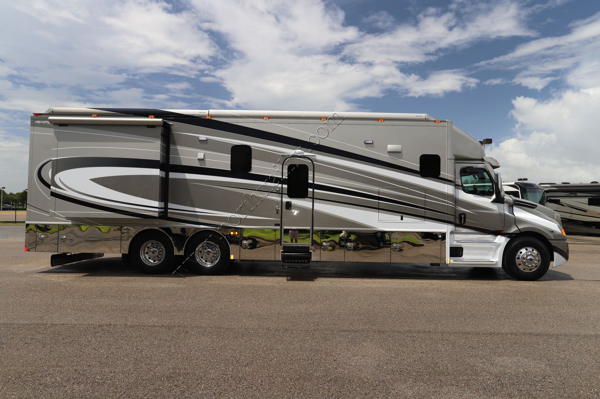 New 2022 Renegade Rv Classic 41CRW Super C  For Sale