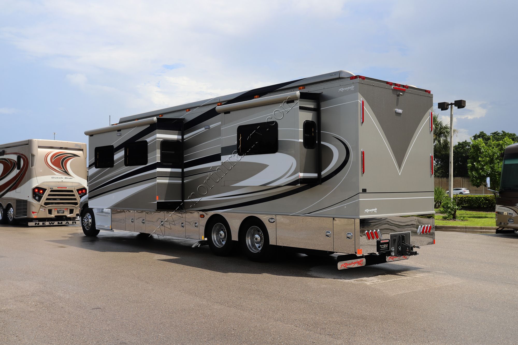 New 2022 Renegade Rv Classic 41CRW Super C  For Sale