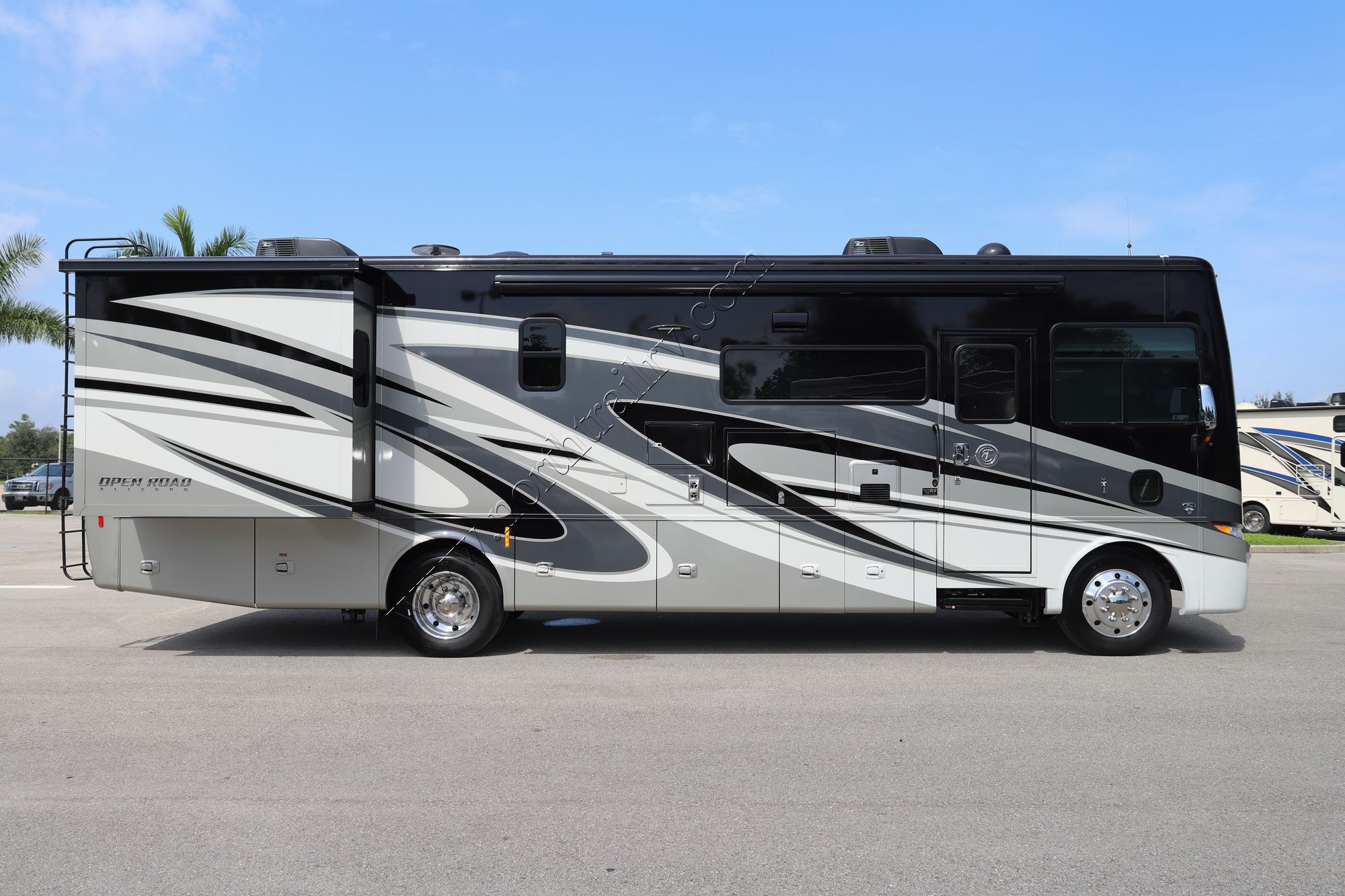 Used 2021 Tiffin Motor Homes Allegro 32SA Class A  For Sale