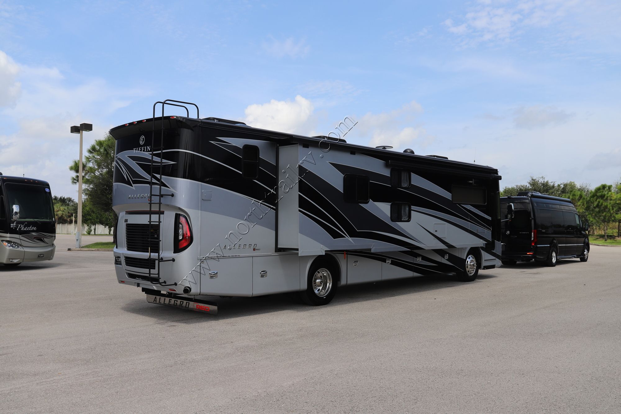 New 2021 Tiffin Motor Homes Allegro Red 38KA Class A  For Sale