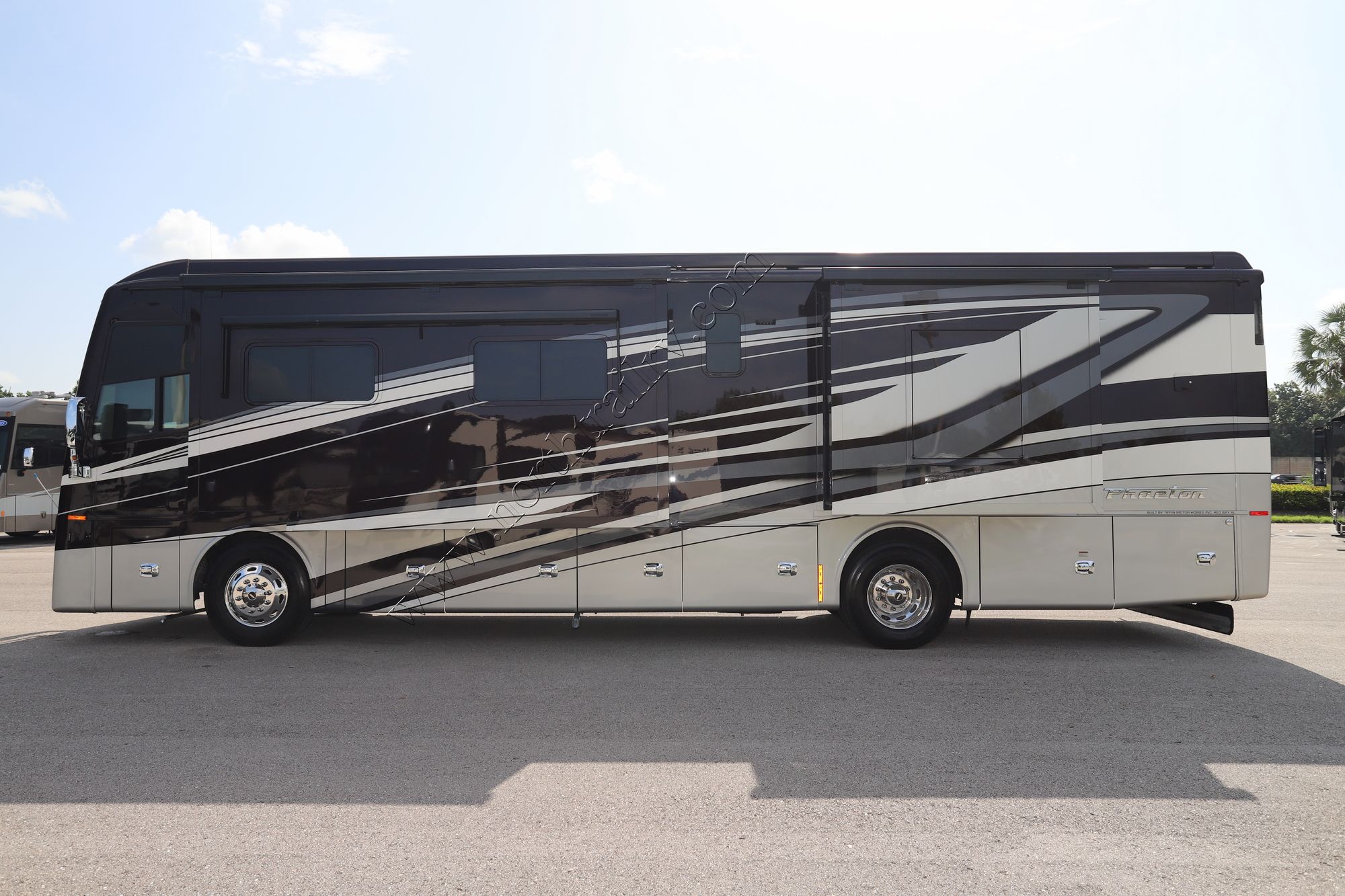 New 2022 Tiffin Motor Homes Phaeton 37BH Class A  For Sale