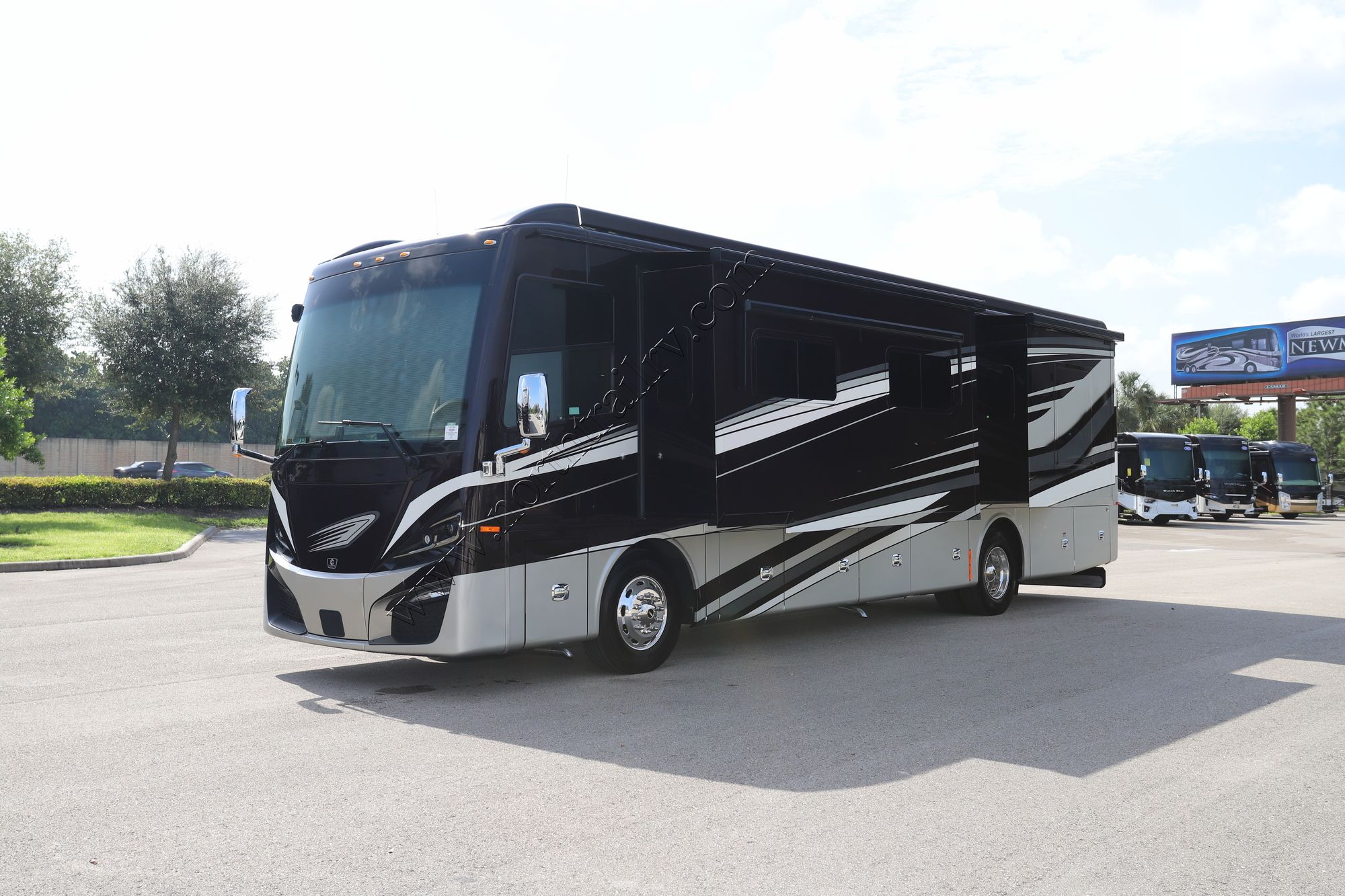 New 2022 Tiffin Motor Homes Phaeton 37BH Class A  For Sale