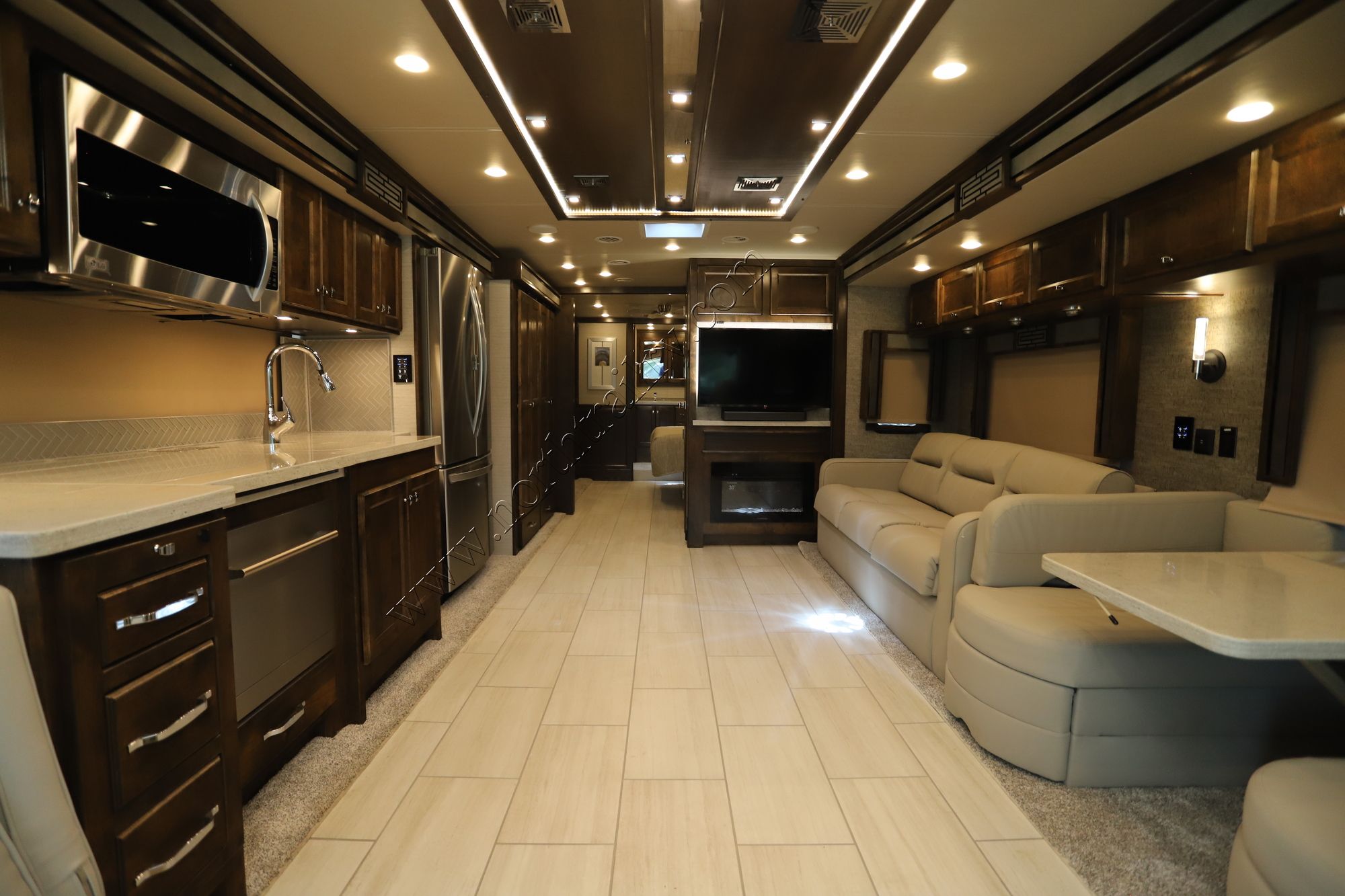 New 2021 Tiffin Motor Homes Allegro Red 38KA Class A  For Sale