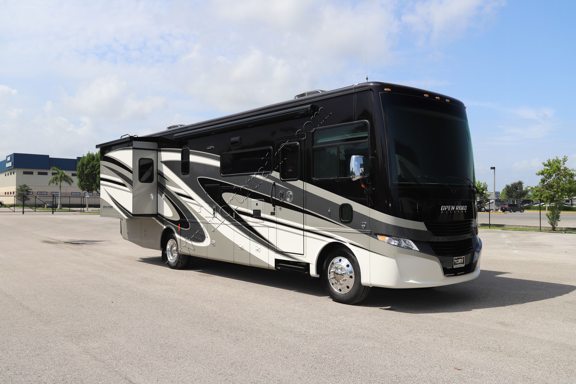 Used 2021 Tiffin Motor Homes Allegro 32SA Class A  For Sale