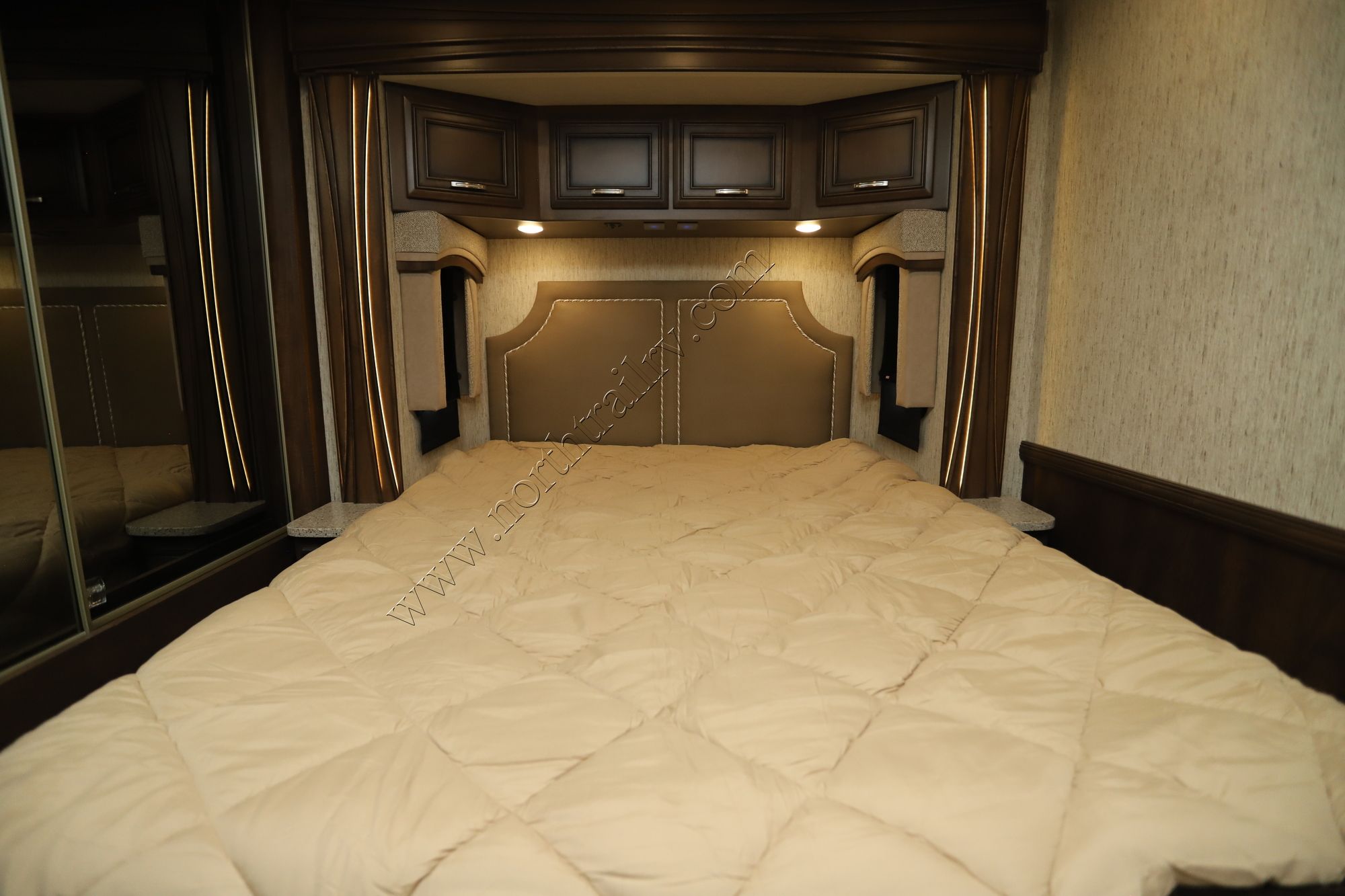 Used 2019 Newmar Ventana Le 3412 Class A  For Sale