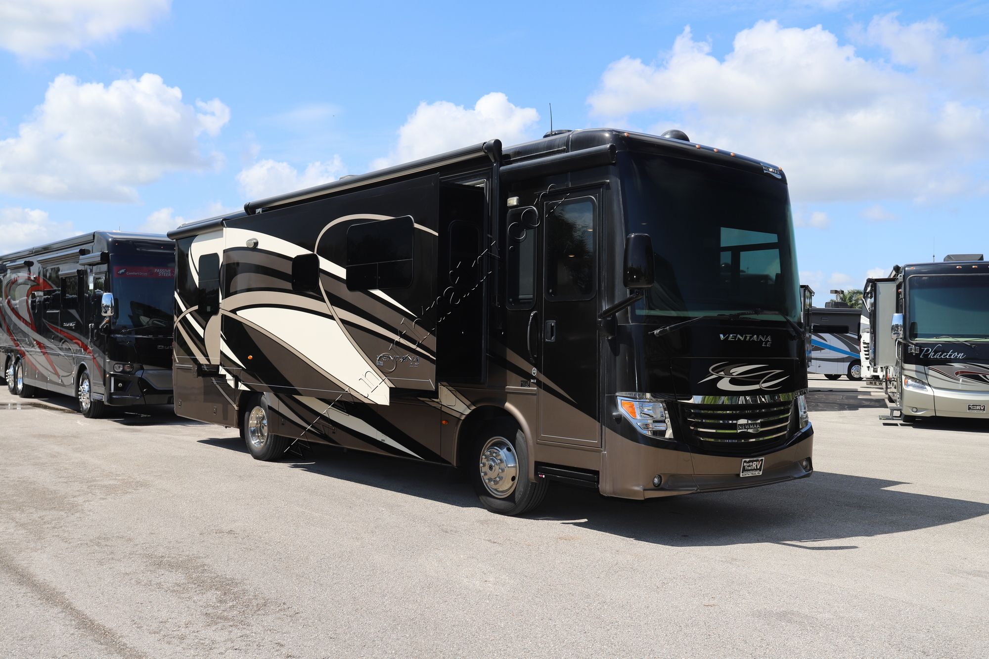 Used 2019 Newmar Ventana Le 3412 Class A  For Sale