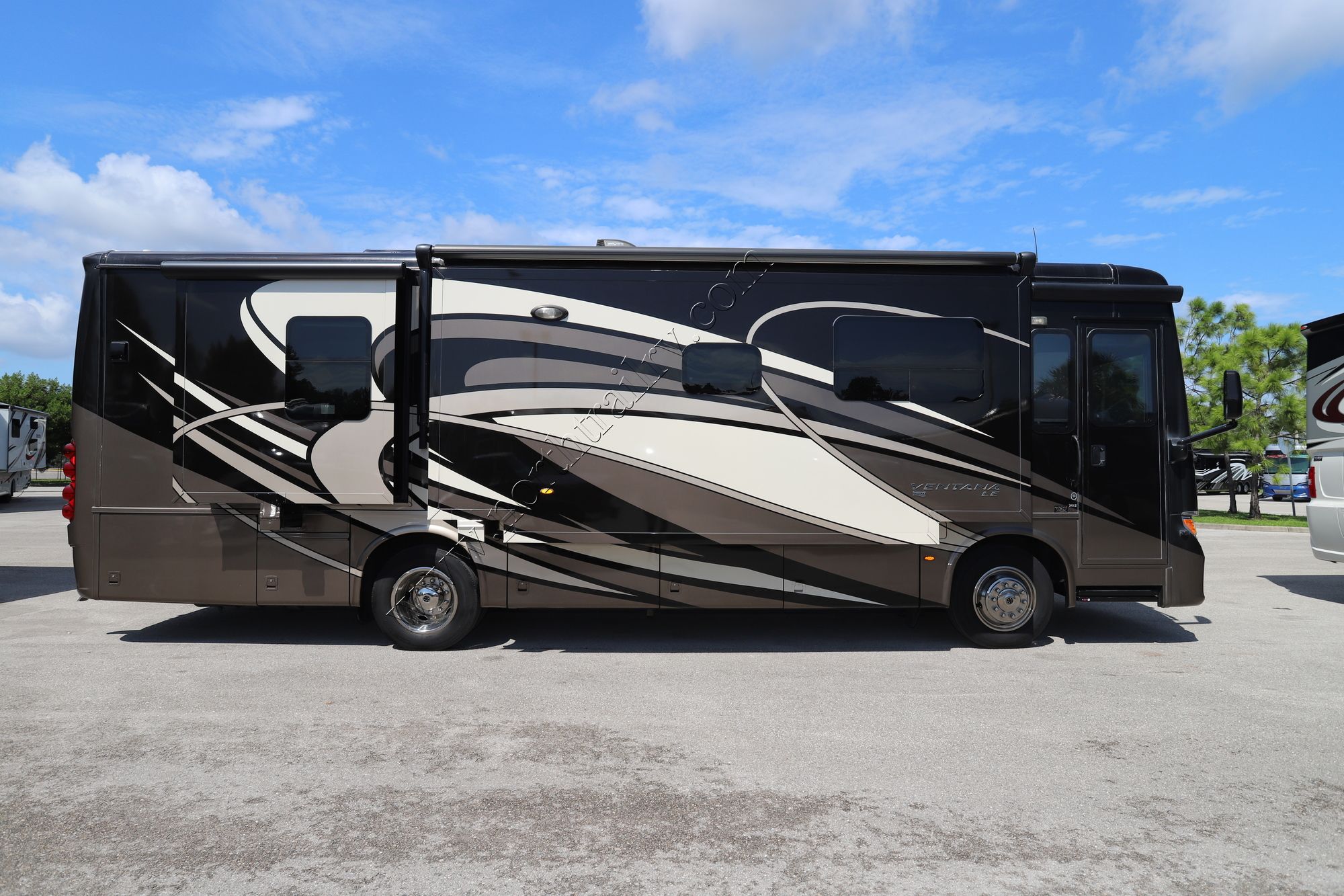 Used 2019 Newmar Ventana Le 3412 Class A  For Sale