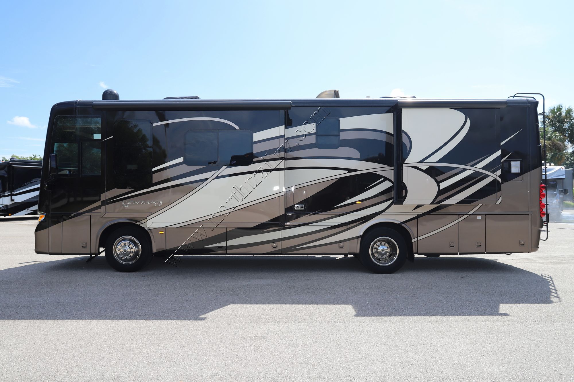 Used 2019 Newmar Ventana Le 3412 Class A  For Sale