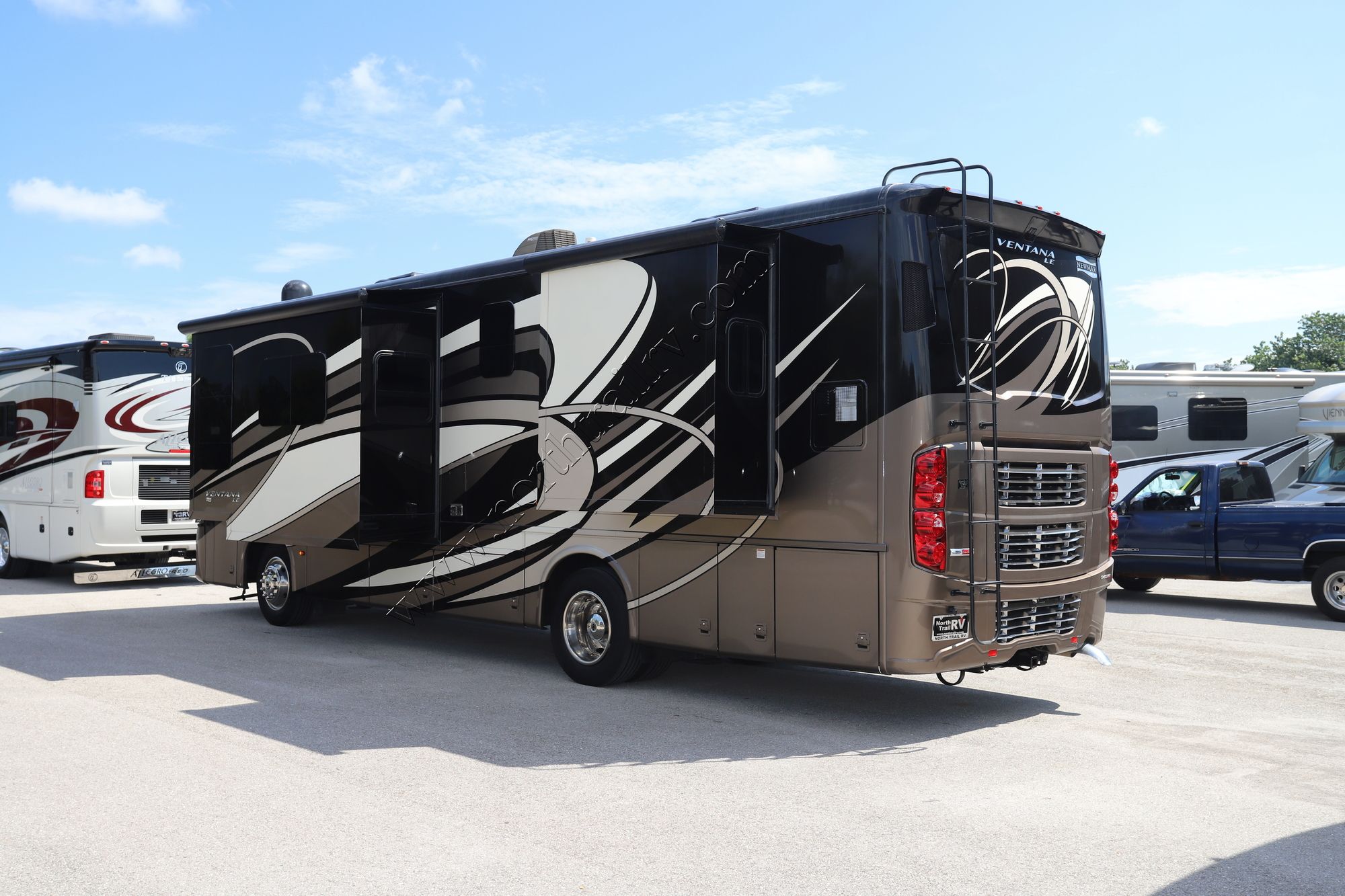 Used 2019 Newmar Ventana Le 3412 Class A  For Sale