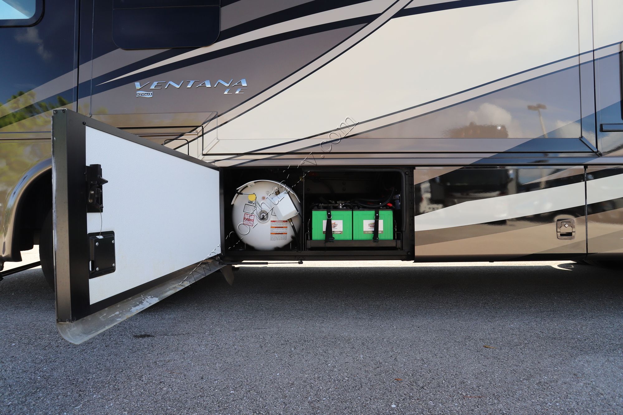 Used 2019 Newmar Ventana Le 3412 Class A  For Sale