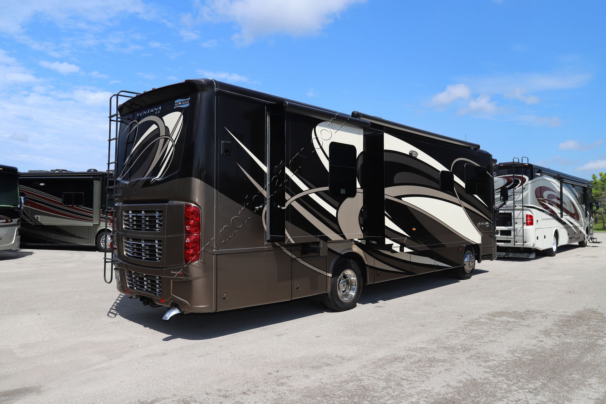 Used 2019 Newmar Ventana Le 3412 Class A  For Sale