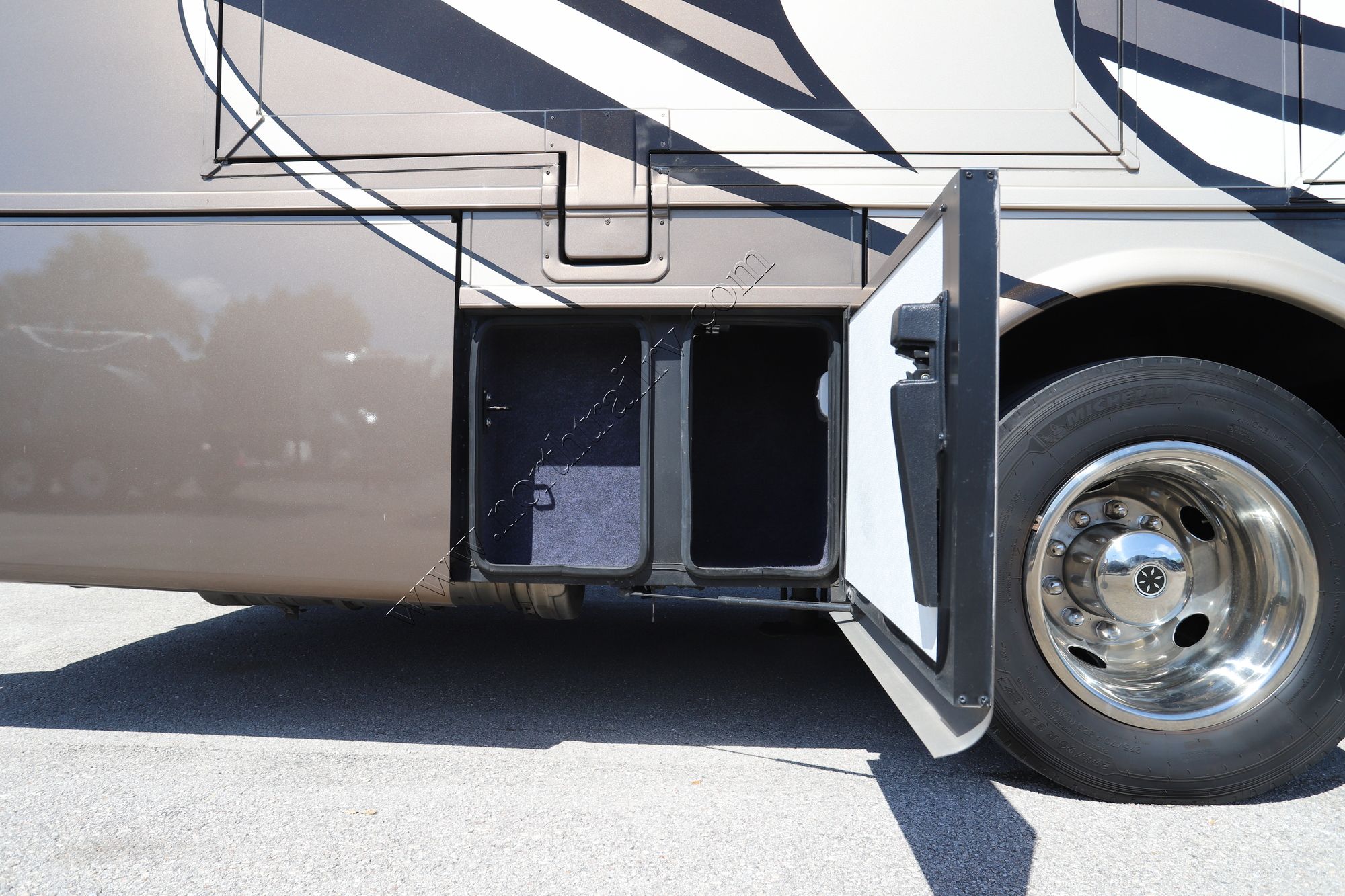 Used 2019 Newmar Ventana Le 3412 Class A  For Sale