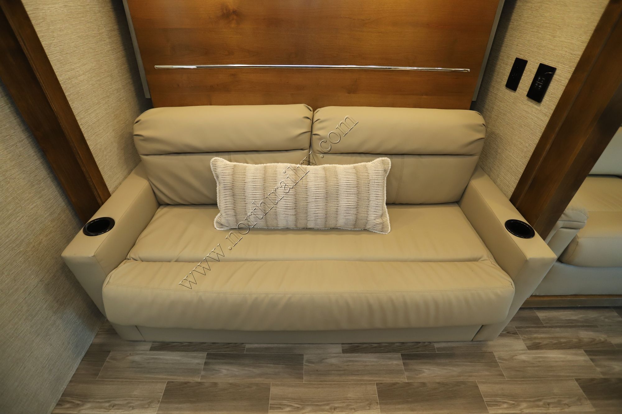 Used 2020 Tiffin Motor Homes Wayfarer 25RW Class C  For Sale