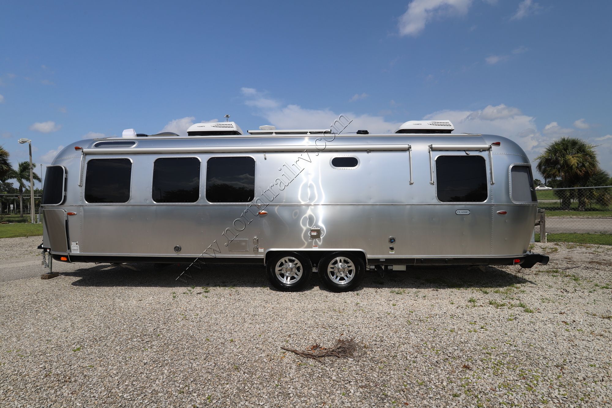 New 2021 Airstream Classic 30RB Travel Trailer  For Sale