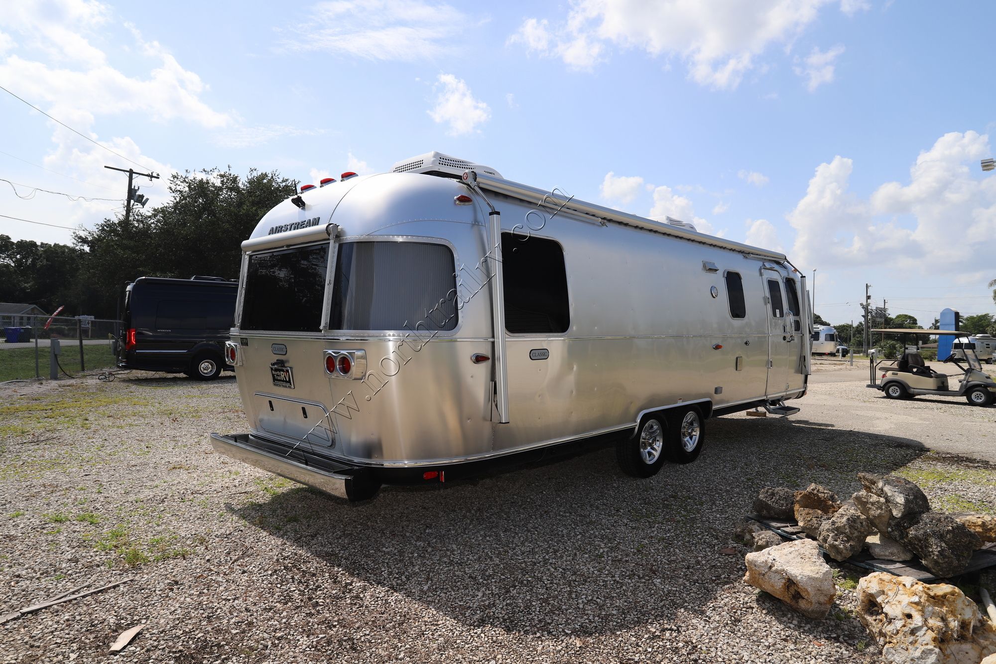 New 2021 Airstream Classic 30RB Travel Trailer  For Sale