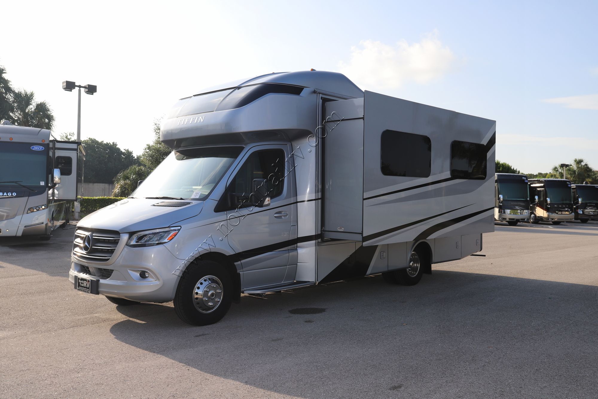 Used 2020 Tiffin Motor Homes Wayfarer 25RW Class C  For Sale