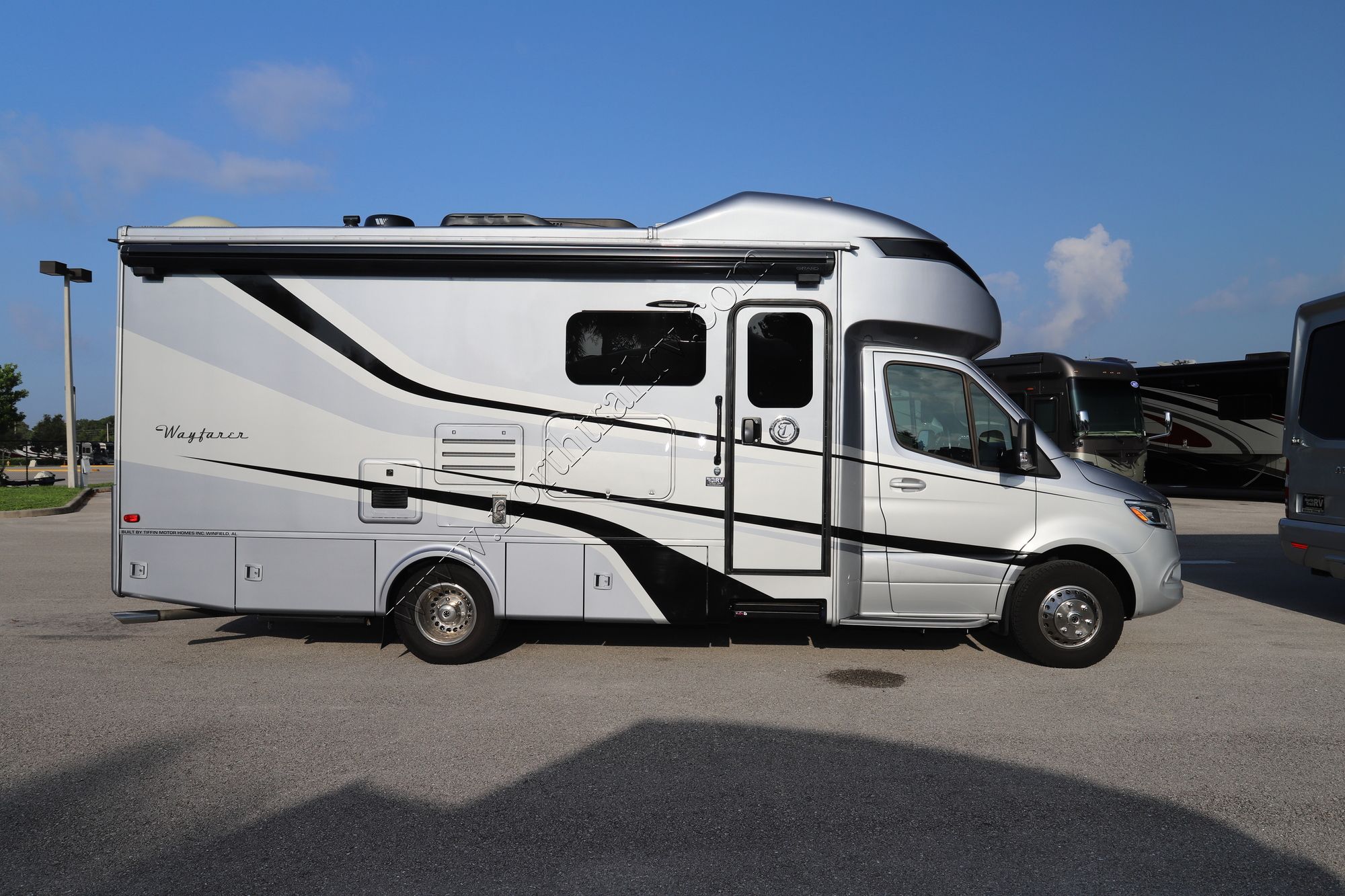 Used 2020 Tiffin Motor Homes Wayfarer 25RW Class C  For Sale