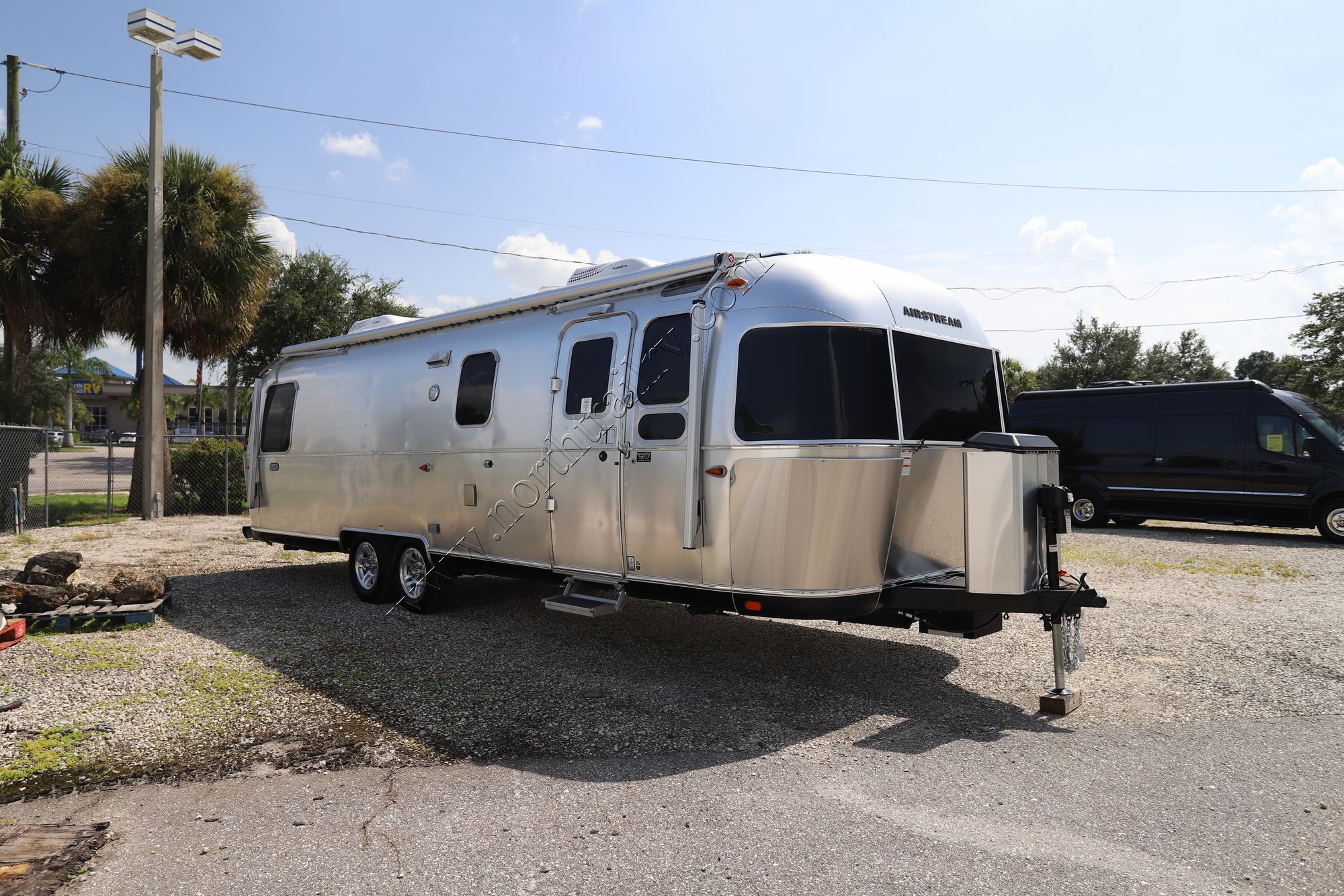 New 2021 Airstream Classic 30RB Travel Trailer  For Sale