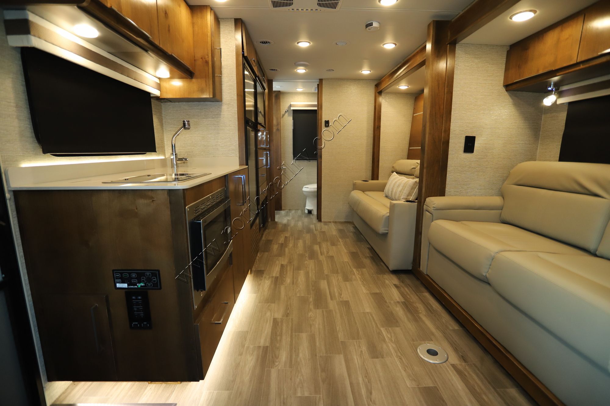 Used 2020 Tiffin Motor Homes Wayfarer 25RW Class C  For Sale