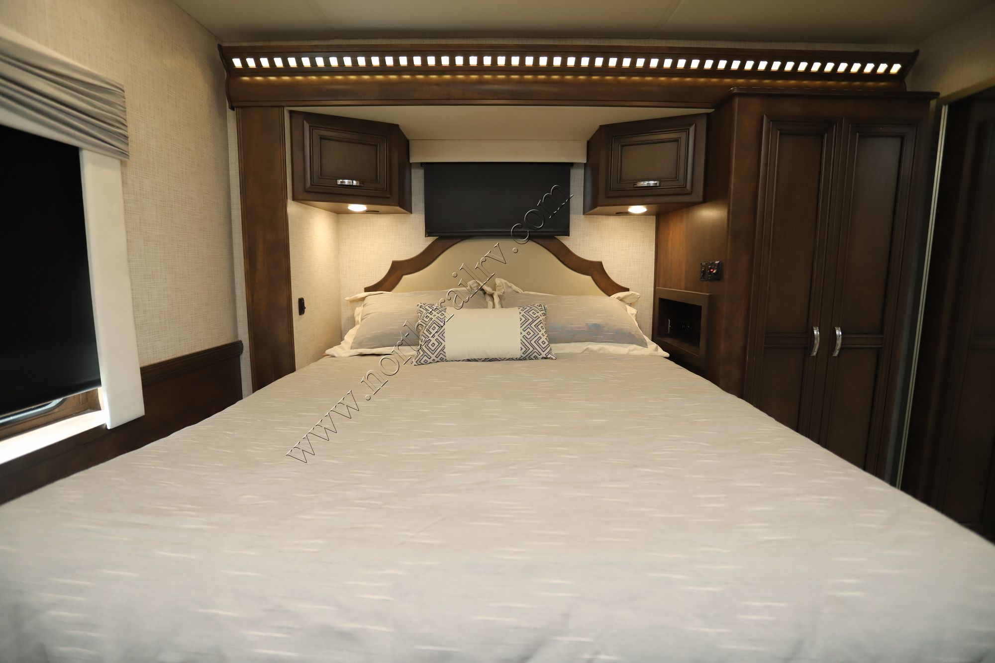 New 2022 Newmar Bay Star 3811 Class A  For Sale