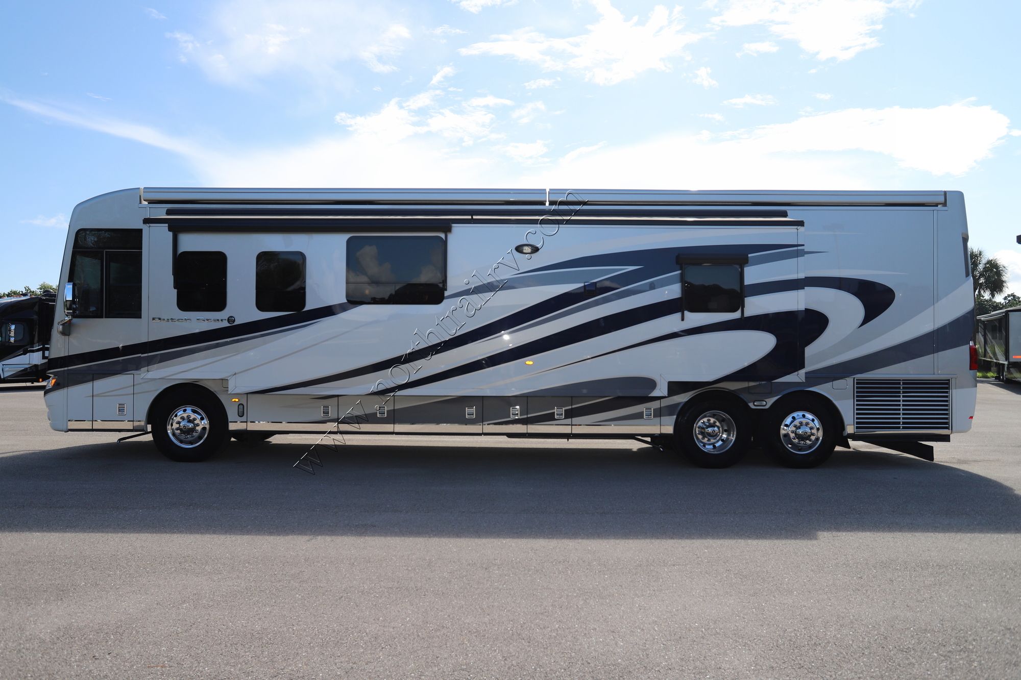 Used 2018 Newmar Dutch Star 4327 Class A  For Sale