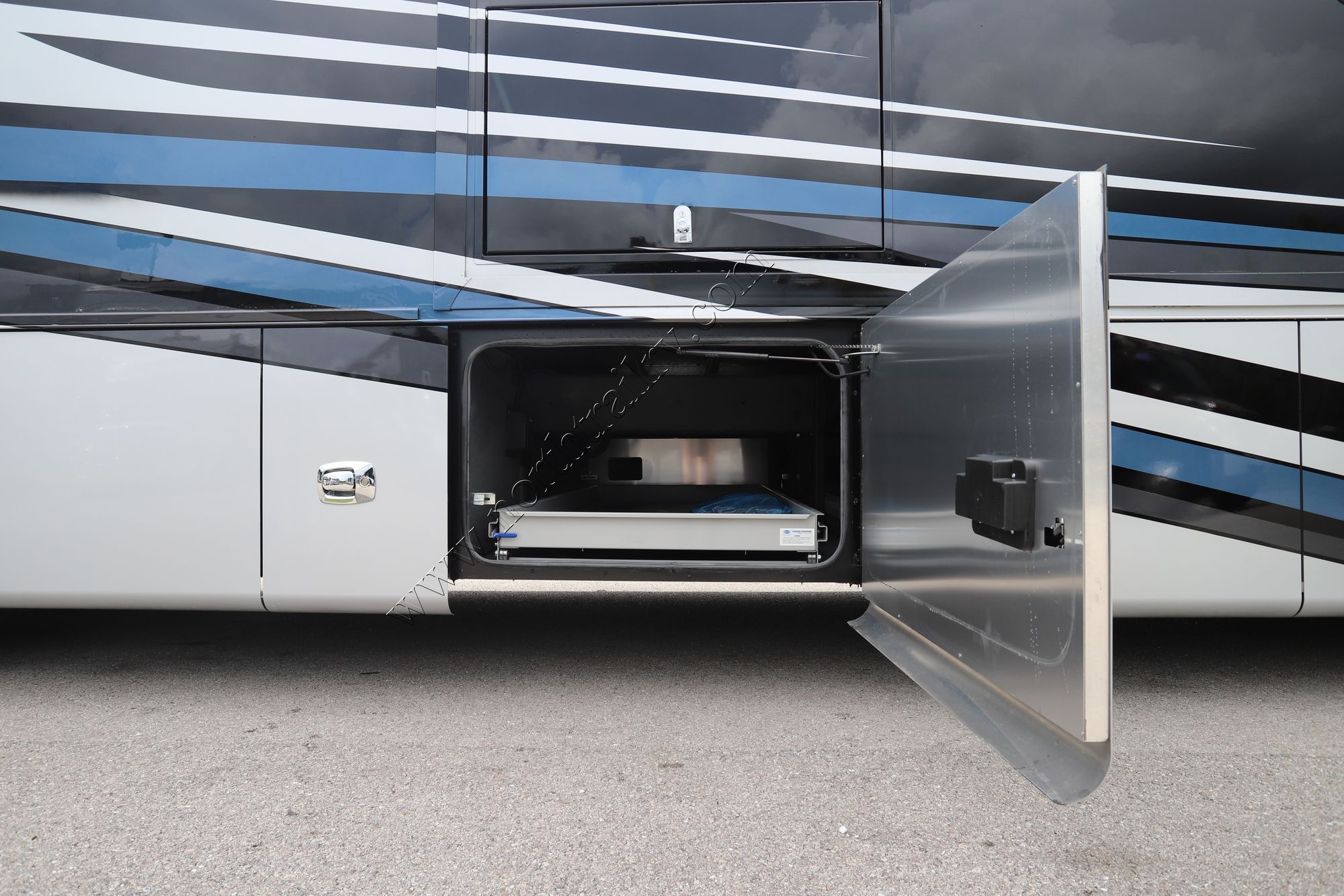 New 2022 Tiffin Motor Homes Phaeton 40QKH Class A  For Sale