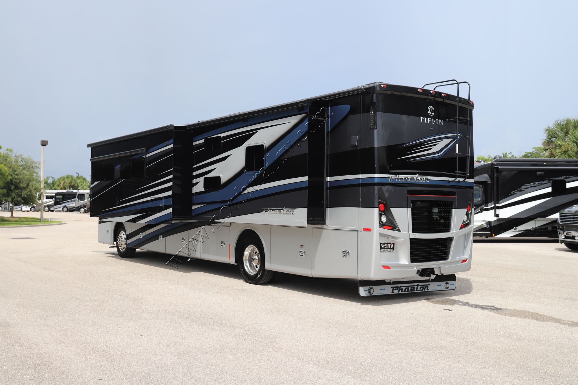 New 2022 Tiffin Motor Homes Phaeton 40QKH Class A  For Sale