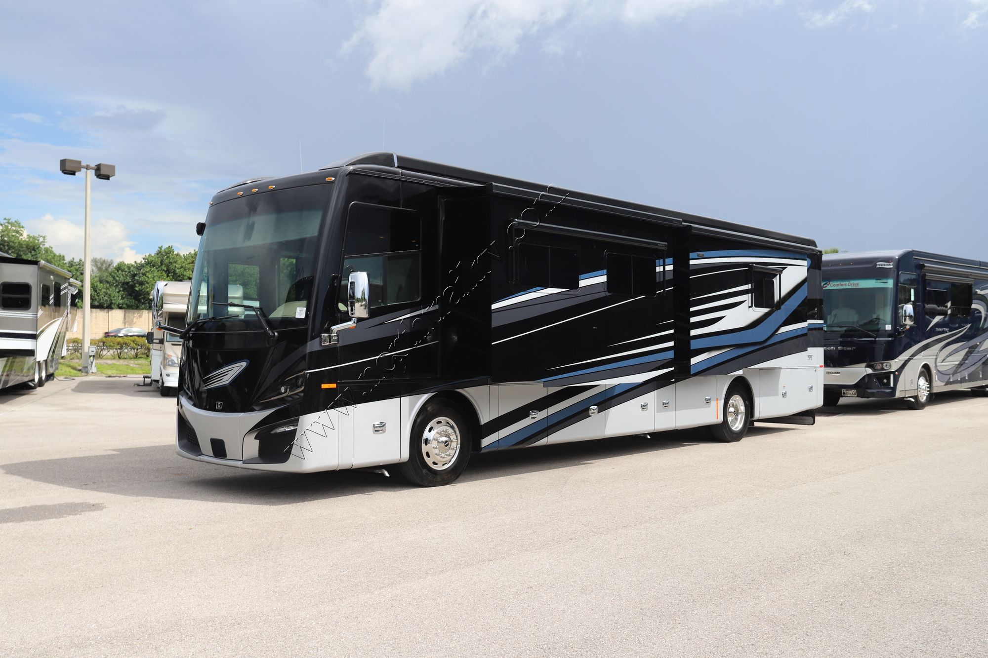 New 2022 Tiffin Motor Homes Phaeton 40AH Class A  For Sale