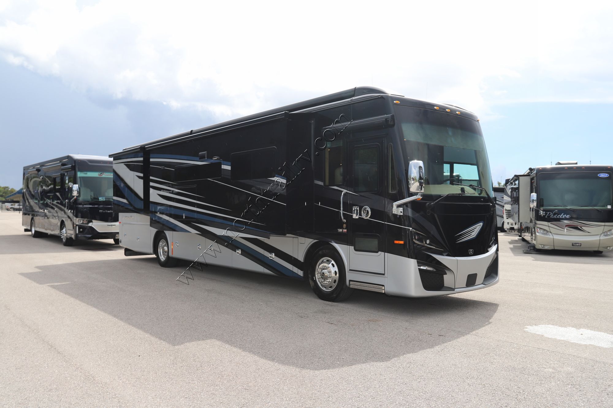 New 2022 Tiffin Motor Homes Phaeton 40AH Class A  For Sale