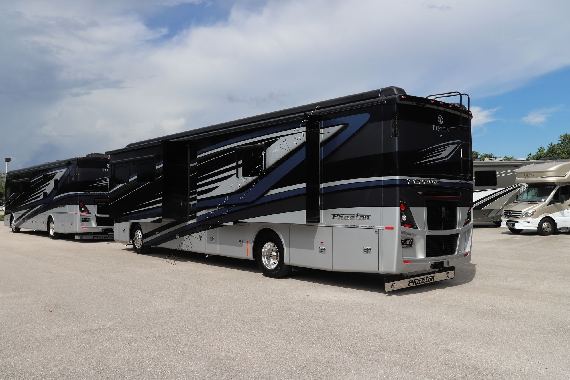 New 2022 Tiffin Motor Homes Phaeton 40AH Class A  For Sale