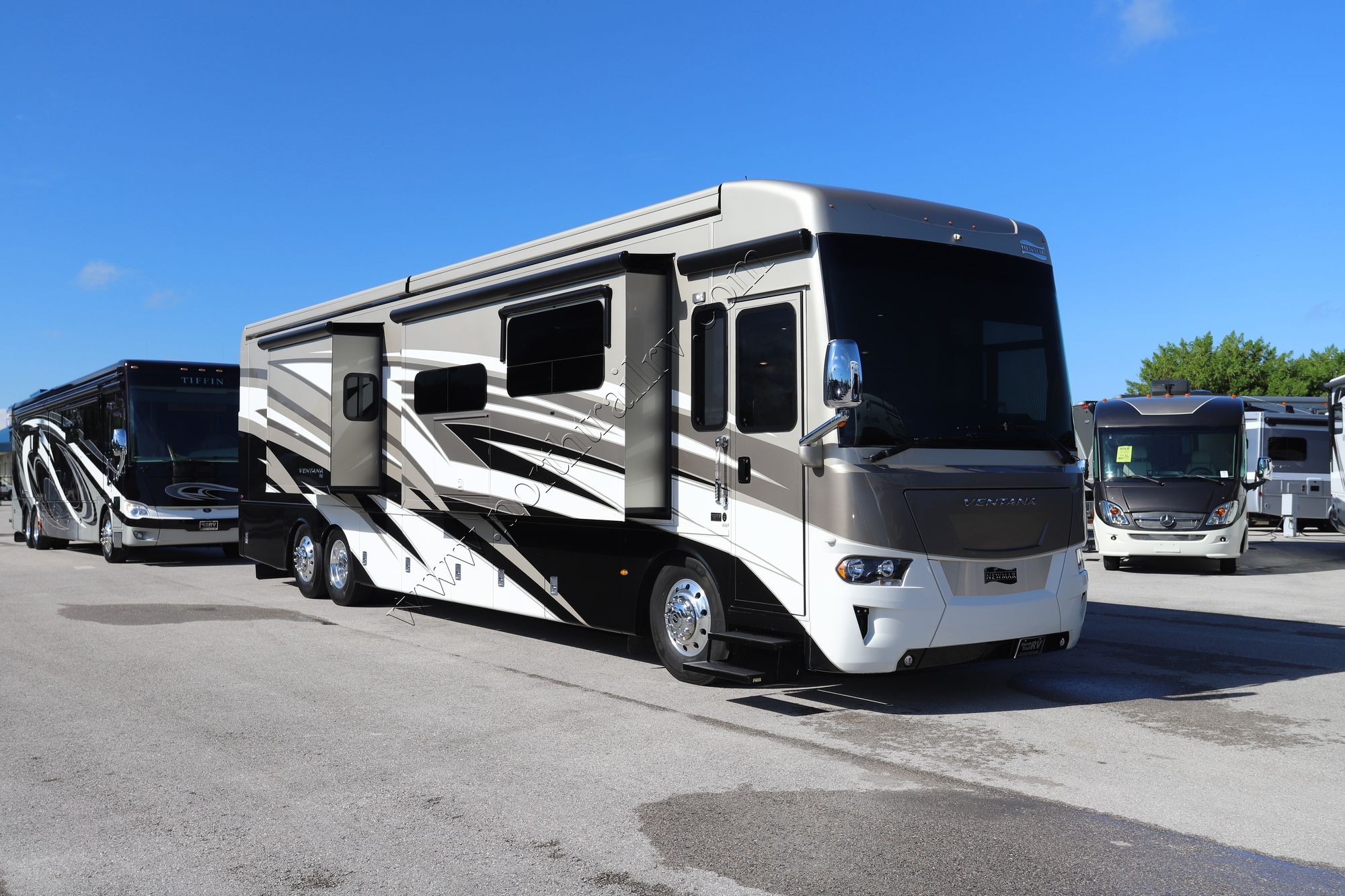 Used 2021 Newmar Ventana 4369 Class A  For Sale