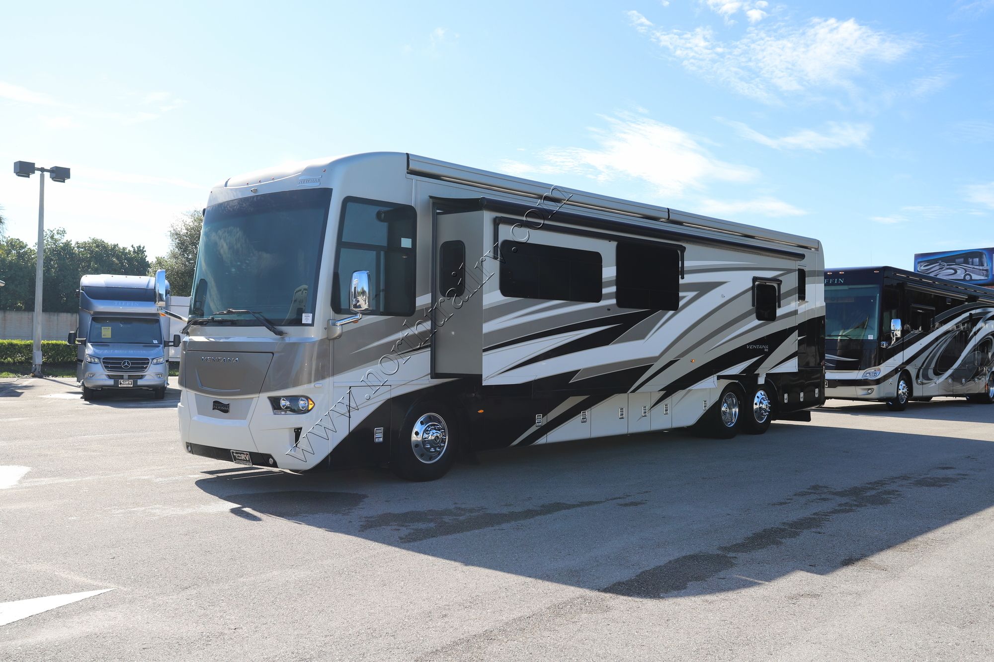 Used 2021 Newmar Ventana 4369 Class A  For Sale