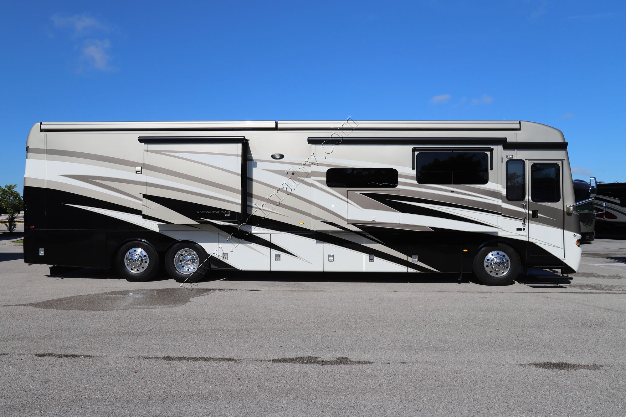 Used 2021 Newmar Ventana 4369 Class A  For Sale