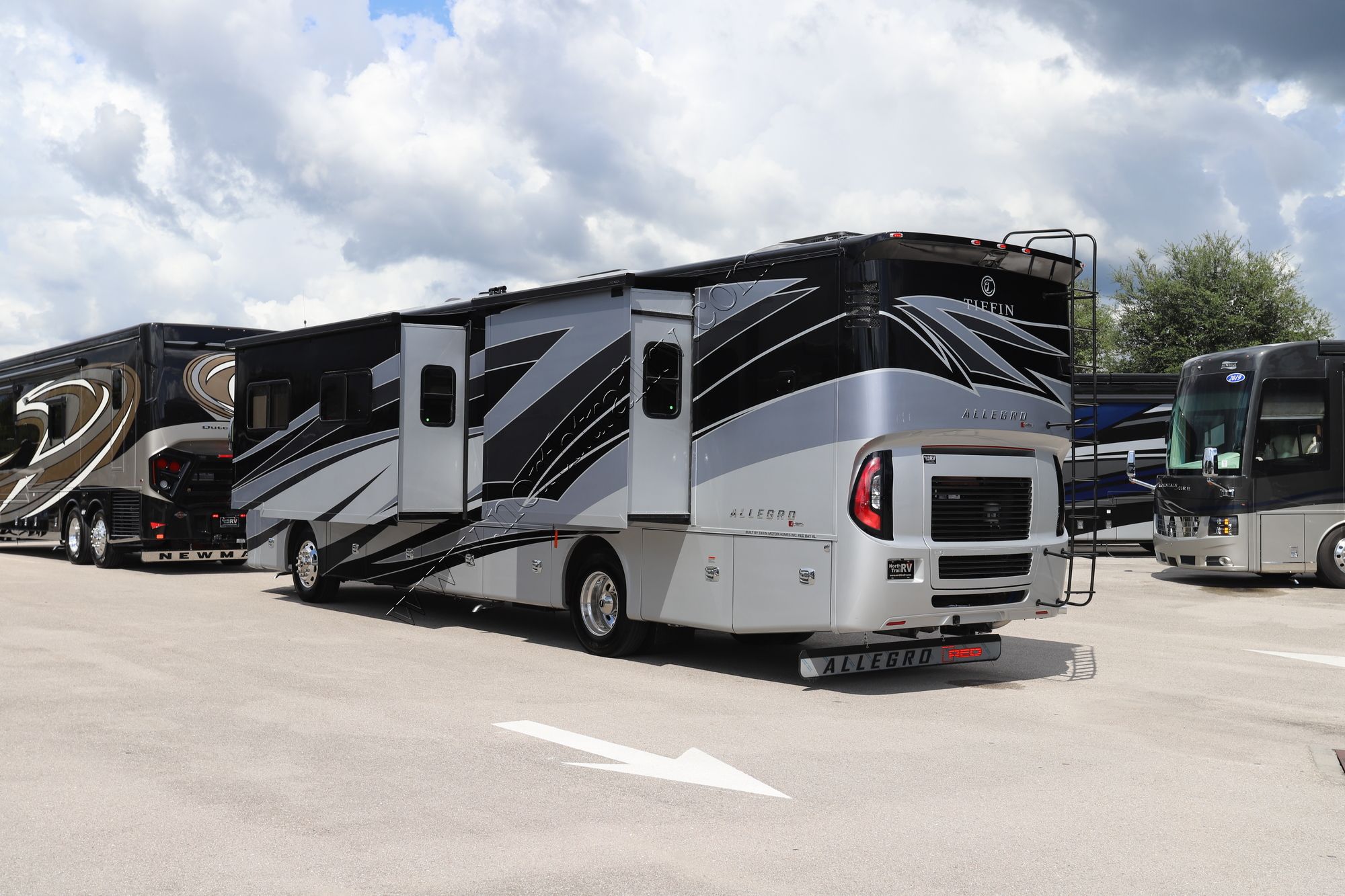 New 2021 Tiffin Motor Homes Allegro Red 38KA Class A  For Sale