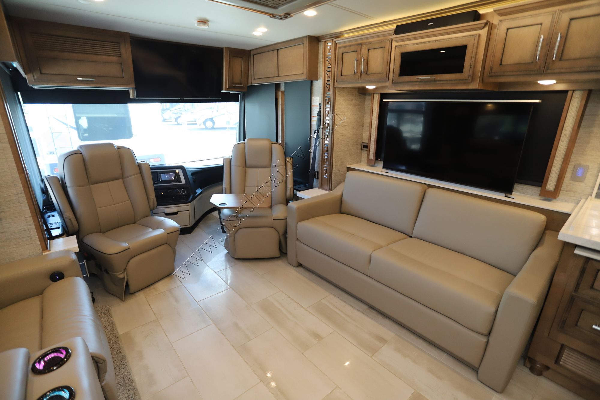 Used 2021 Newmar Ventana 4369 Class A  For Sale