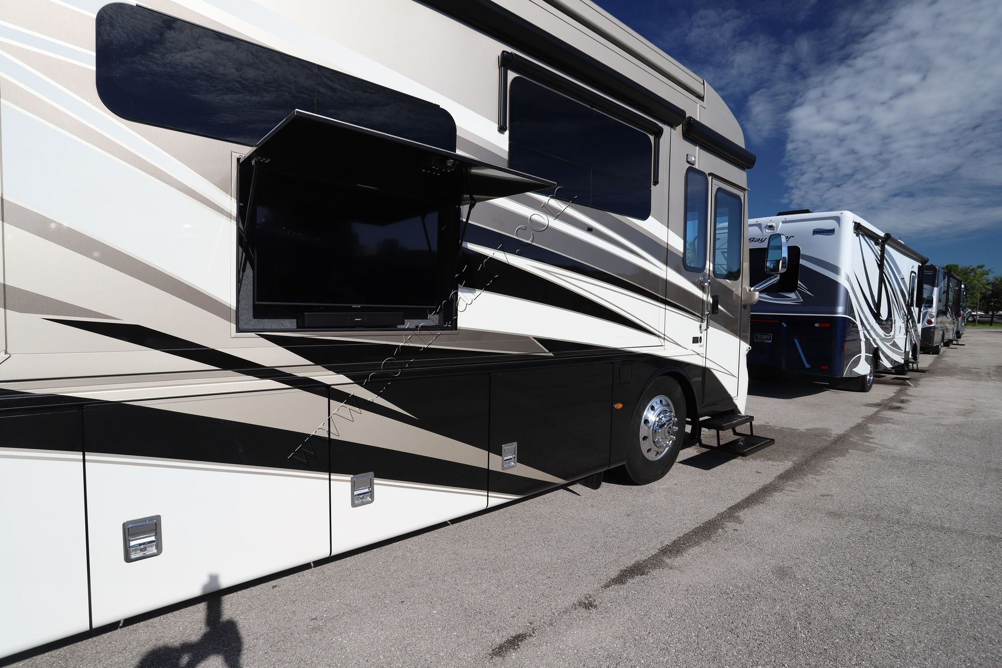 Used 2021 Newmar Ventana 4369 Class A  For Sale