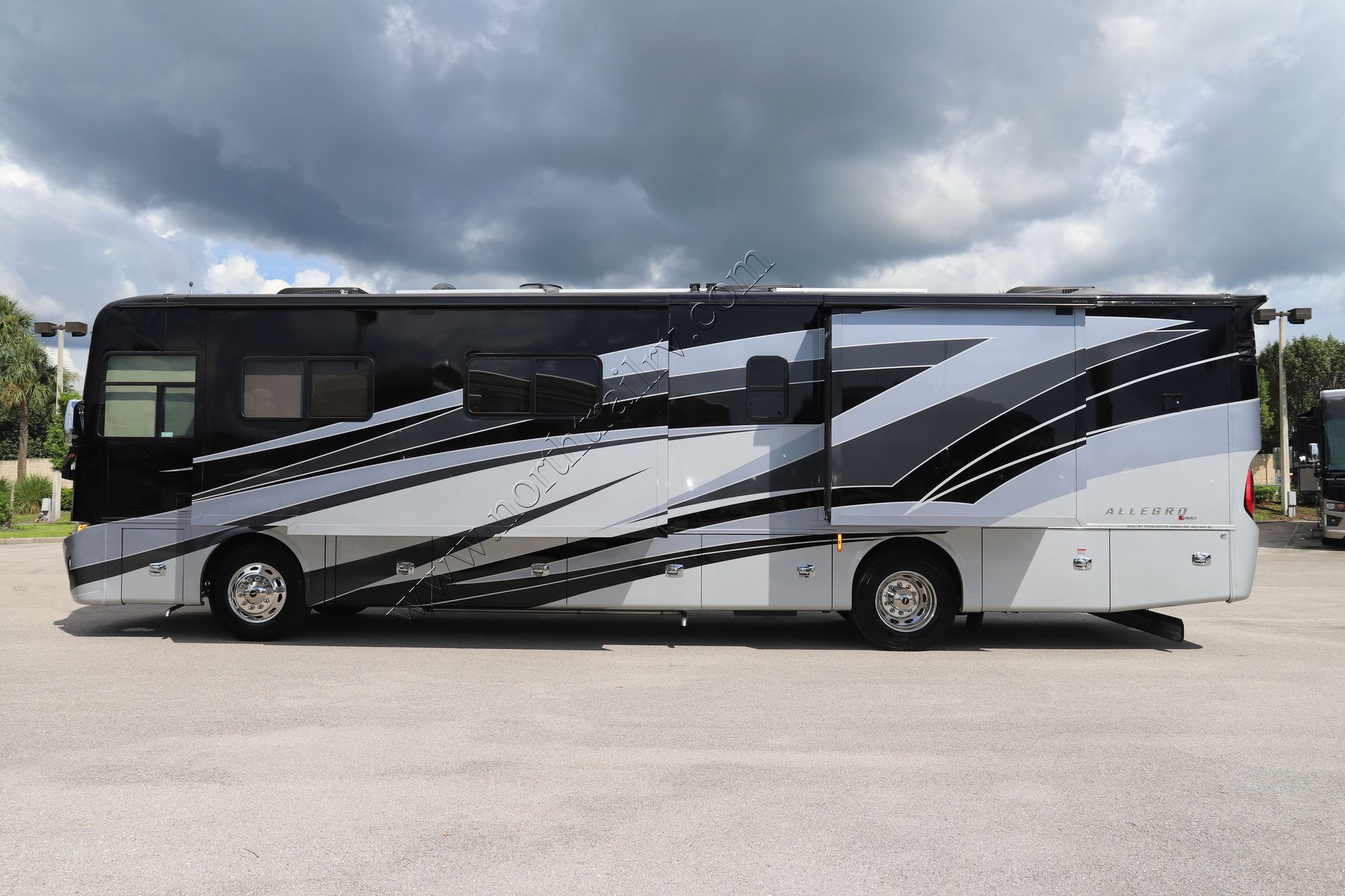 New 2021 Tiffin Motor Homes Allegro Red 38KA Class A  For Sale