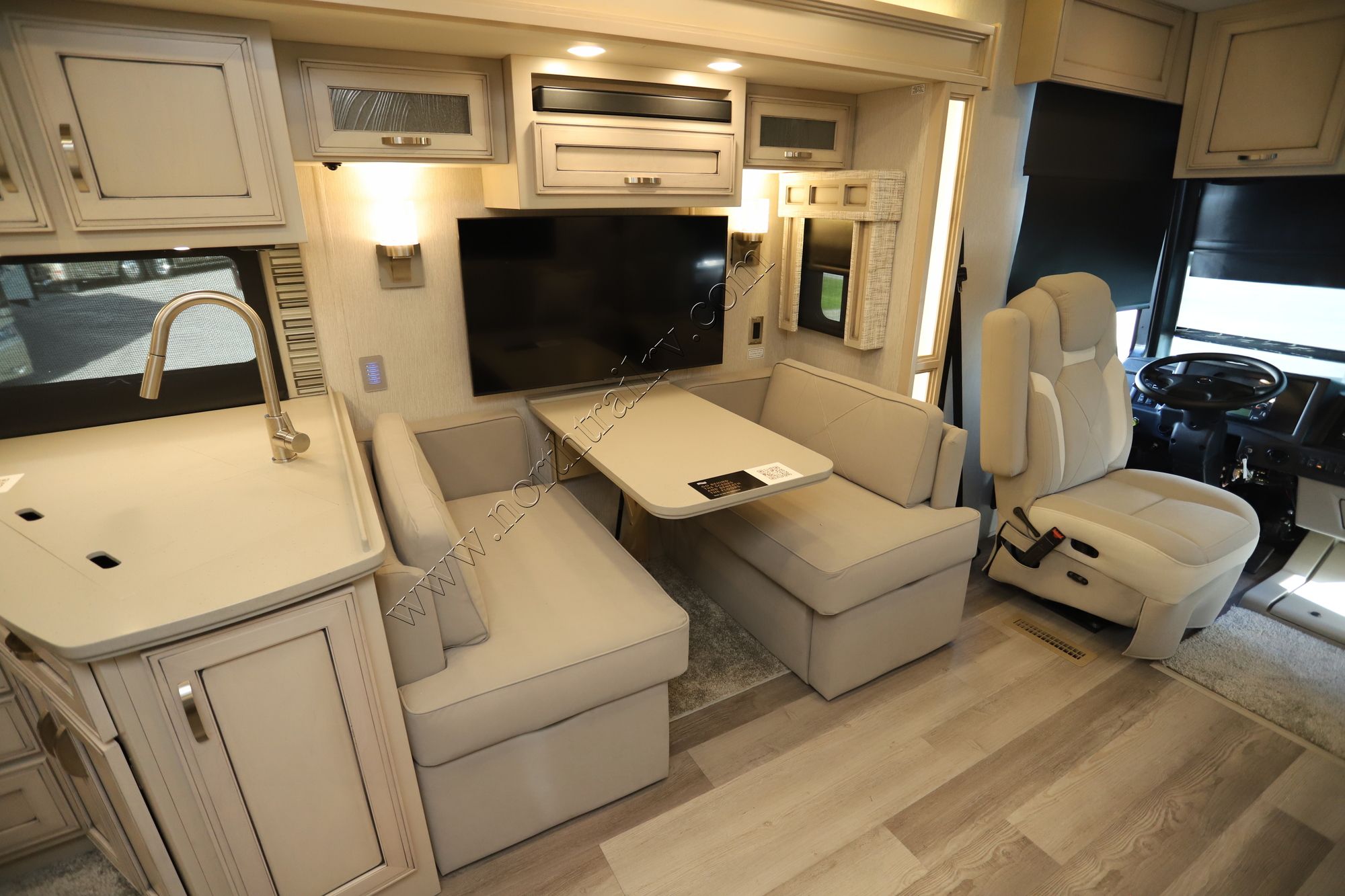 New 2022 Newmar Canyon Star 3927 Class A  For Sale