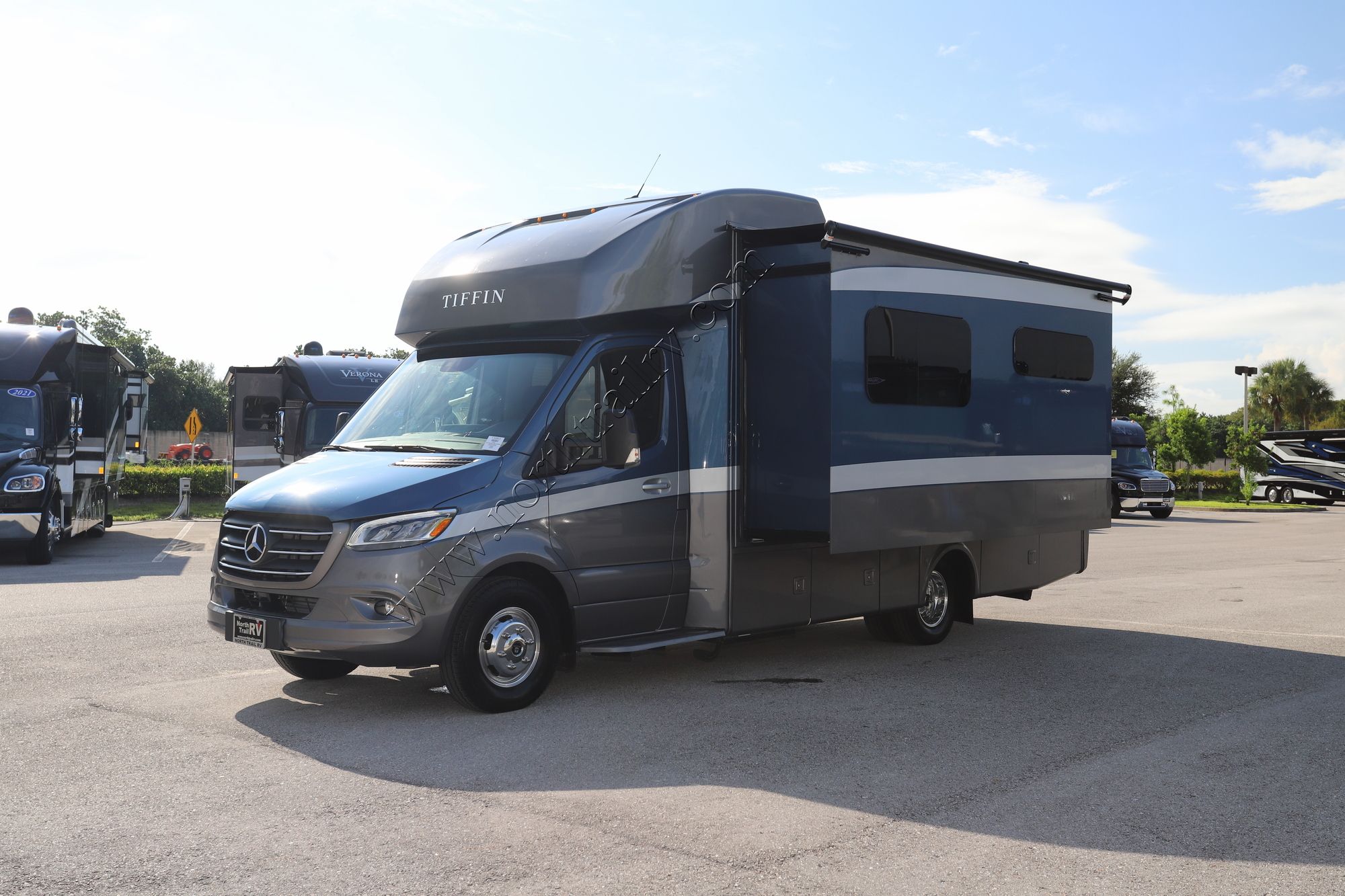 New 2022 Tiffin Motor Homes Wayfarer 25RW Class C  For Sale