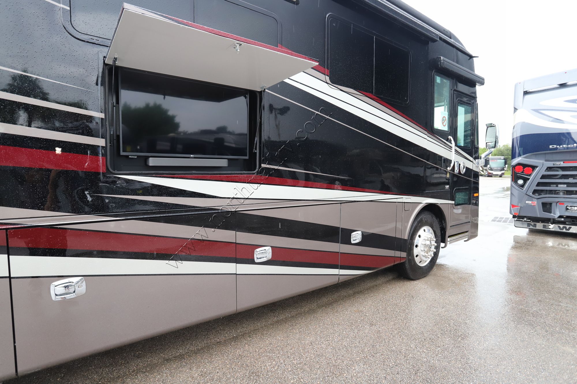 New 2022 Tiffin Motor Homes Phaeton 44 OH Class A  For Sale