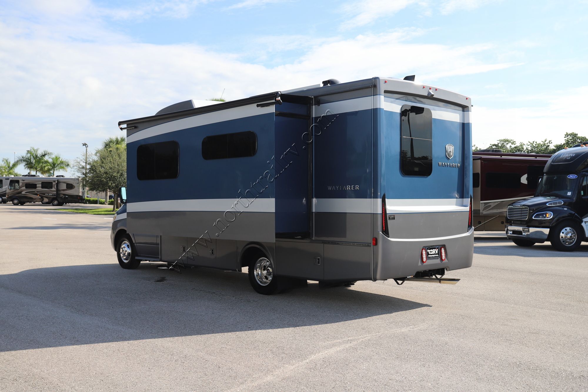 New 2022 Tiffin Motor Homes Wayfarer 25RW Class C  For Sale